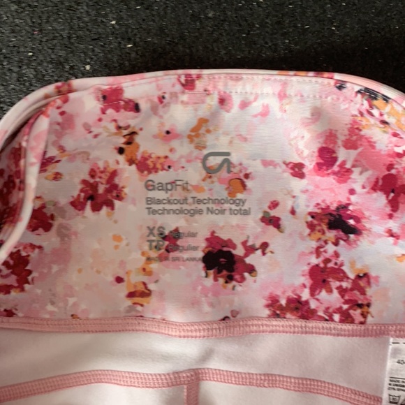 Floral GAP activewear leggings - Picture 2 of 4
